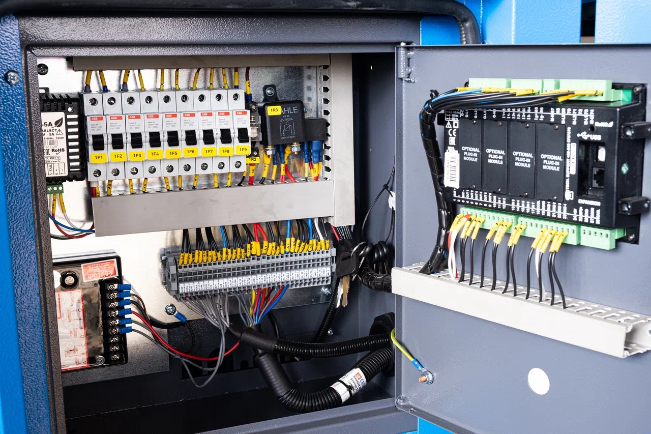Дизельный генератор 16 кВт Energoprom ESYD 20/400  в кожухе